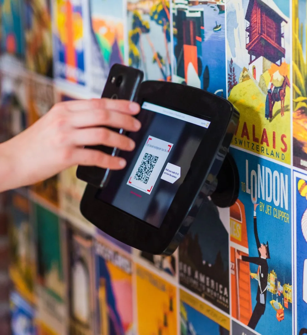 Scan du QR code d'un billet au contrôle d'accès d'un événement
